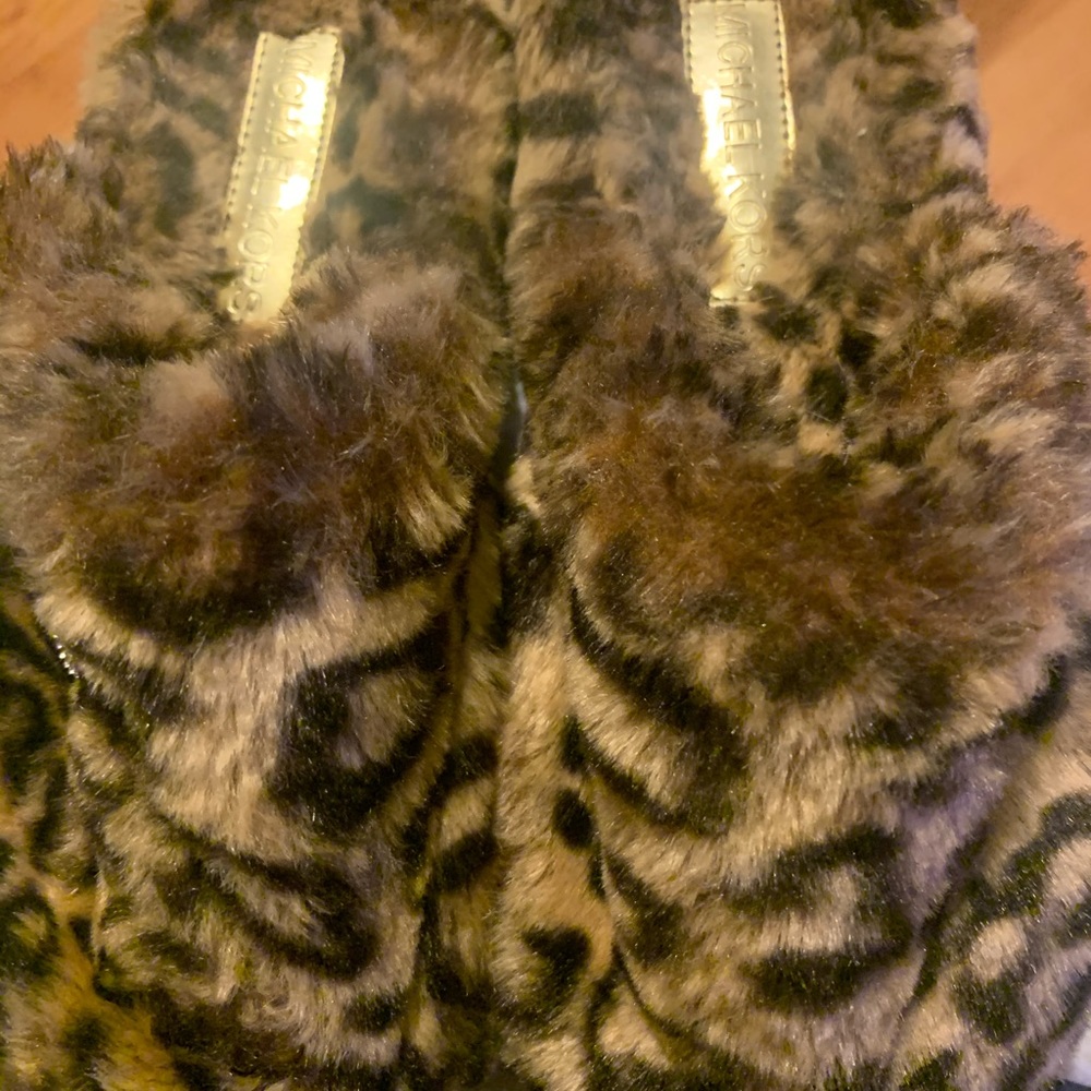 Michael Kors slippers